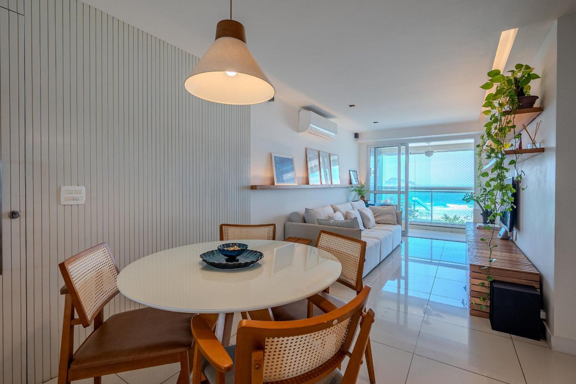 Apartamento De Frente A Da Barra *