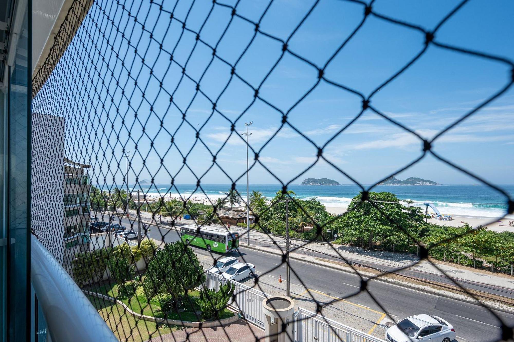 De Frente A Da Barra Apartemen